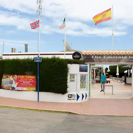 Ferienhaus 3 Bedroom Amazing In Orihuela *